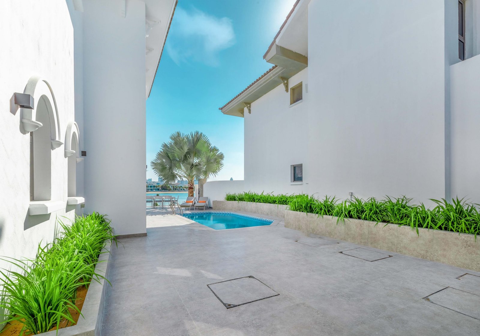 6 Bedroom Villa O FROND at the Palm Jumeirah full screen image